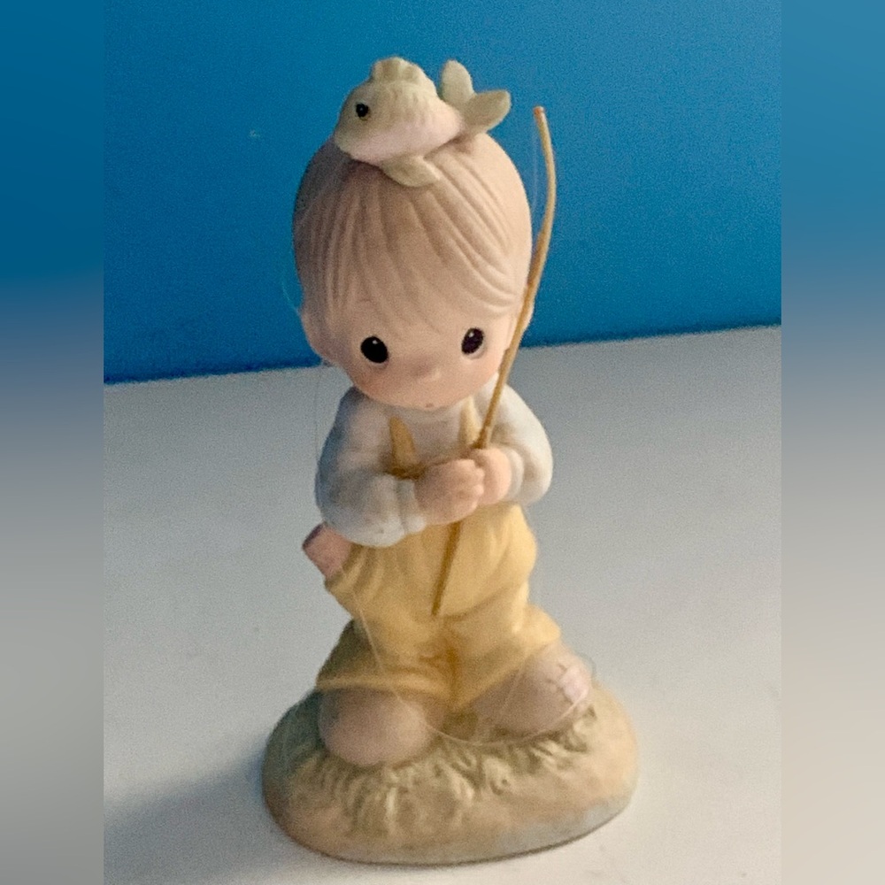 Precious Moments Caught Up In Sweet Thoughts Of You VTG 1998 521973 Fishing